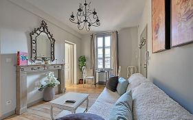 Au Coeur Des Papes, Dans Batisse De Charme Studios & Appartements En Coeur De Ville